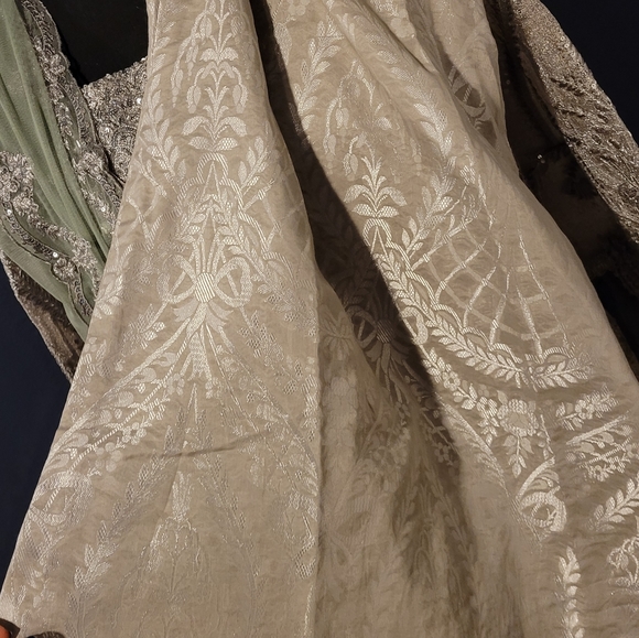 ❌️SOLD❌️ Maria b wedding edition silver grey suit - Picture 10 of 12